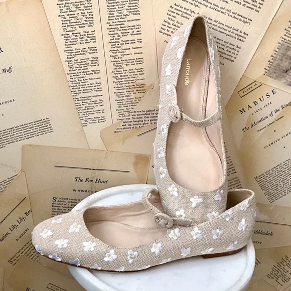 Anthropologie Larroude Ballet Flat Daisy Embroidered Tan Fabric Maryjane